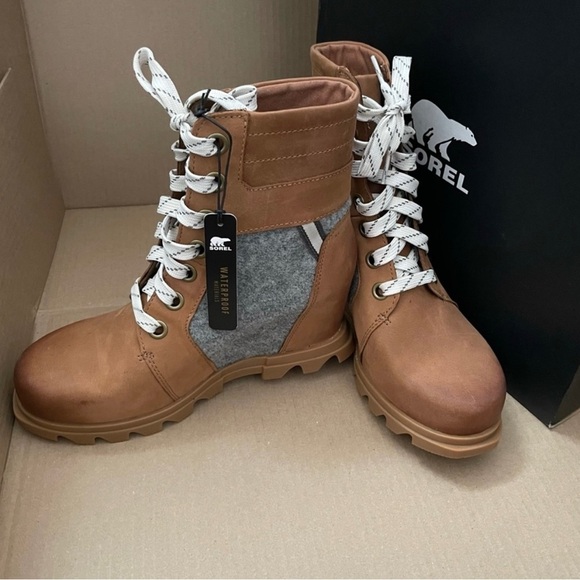 *NIB* SOREL Snow Boot | Joan Of Arctic III Lexie Wedge | Size: 8 - Picture 6 of 6